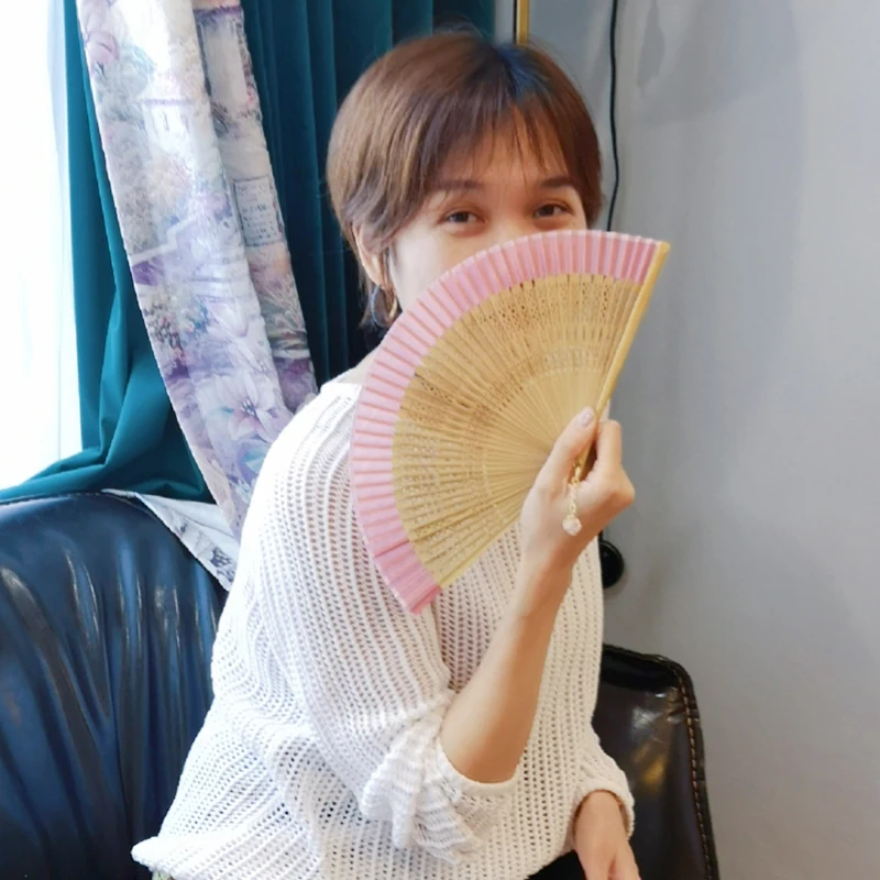 

Women's Handmade Bamboo Fan Simple Solid Color Silk Women's Fan Portable Folding 5 Inch Mini Face Block Fan Dancing Manual Fan