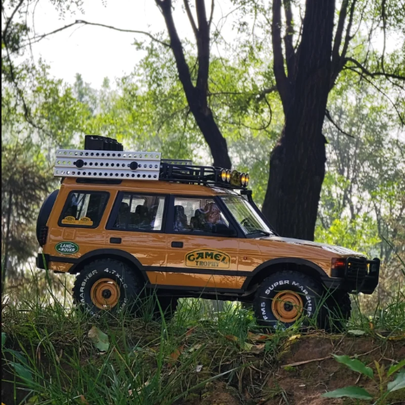 FMS Fcx10 1/10 Family Climbing Car Professional RC Simulation Electric Off-road Vehicle Remote Control Cars Model Ornament Gifts