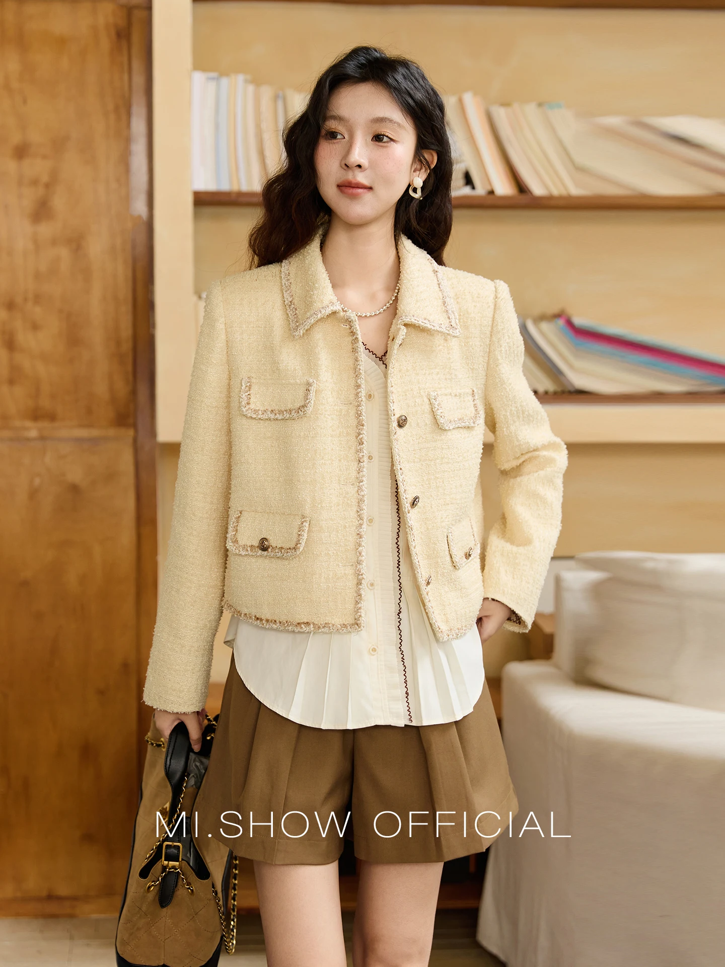 

MISHOW Women's Fragrant Tweed Coat 2025 Autumn Retro Woven Short Top Metal button single breasted Lapel Commute Coats MXE46W0837