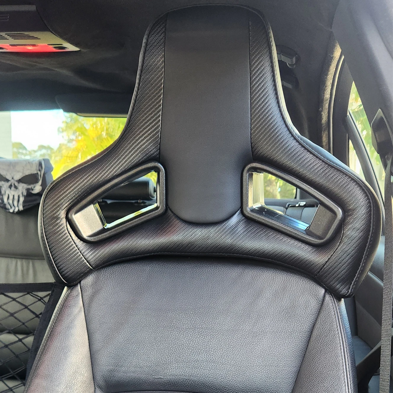 

High quality Customizable 2PCS/1 PAIR headrests black triangular-shaped split-type modified car seat headrest