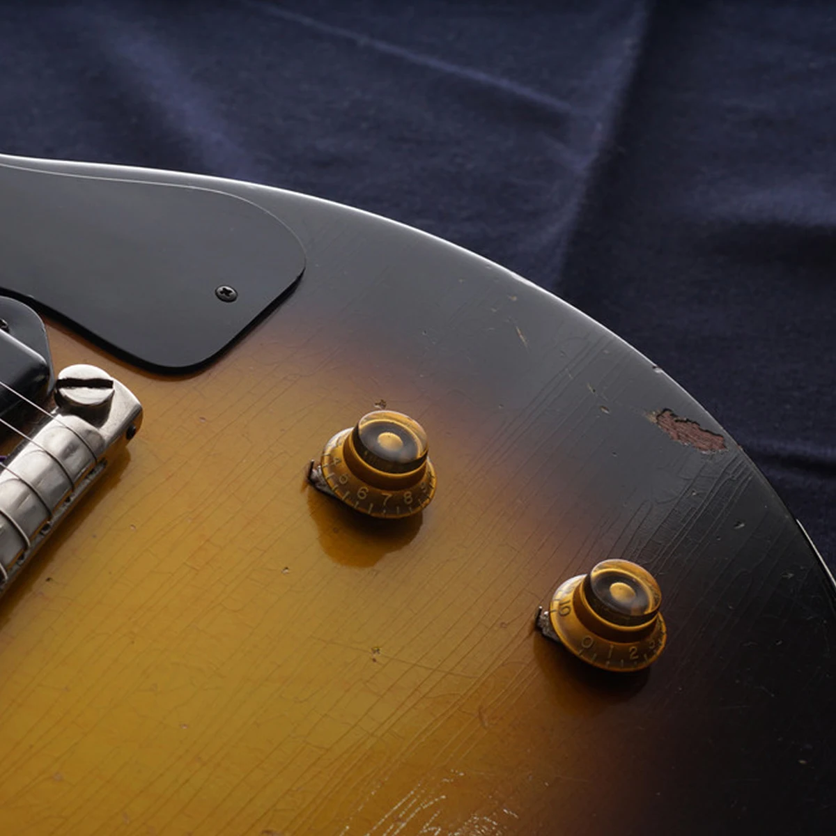 

4Pcs Guitar Control Knobs Caps Plastic Volume Tone Replacement Parts for Electric Guitar Bass Control Knobs Cap