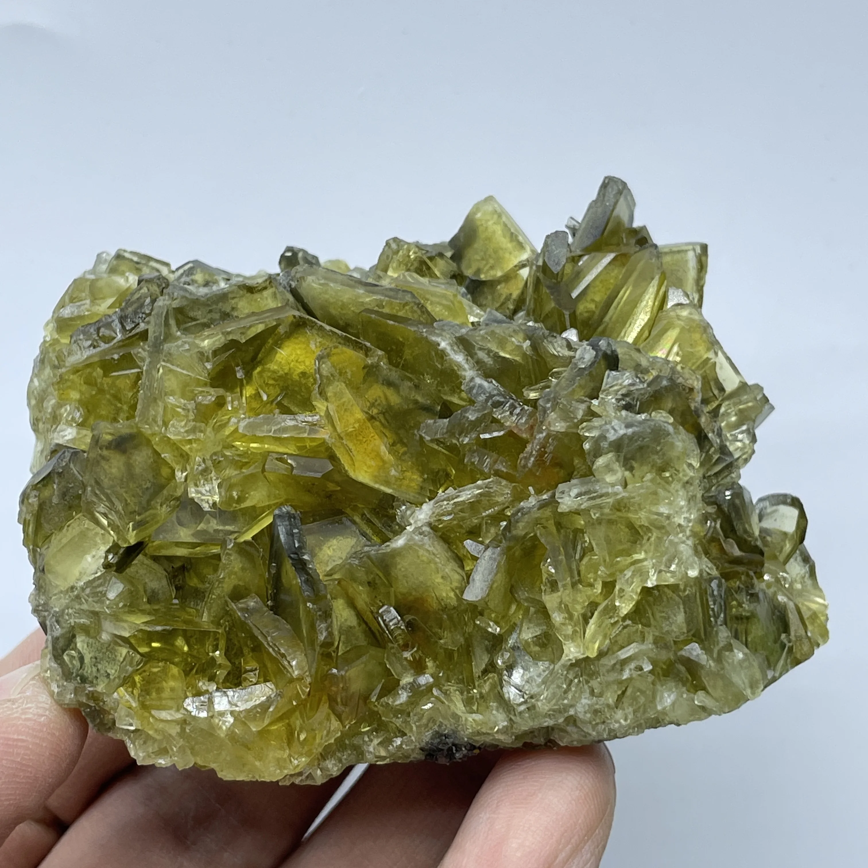 Guizhou Natural Crystal Cluster Yellow Barite Raw Mineral Specimen Quartz Healing Stone for Home Decor And Gift