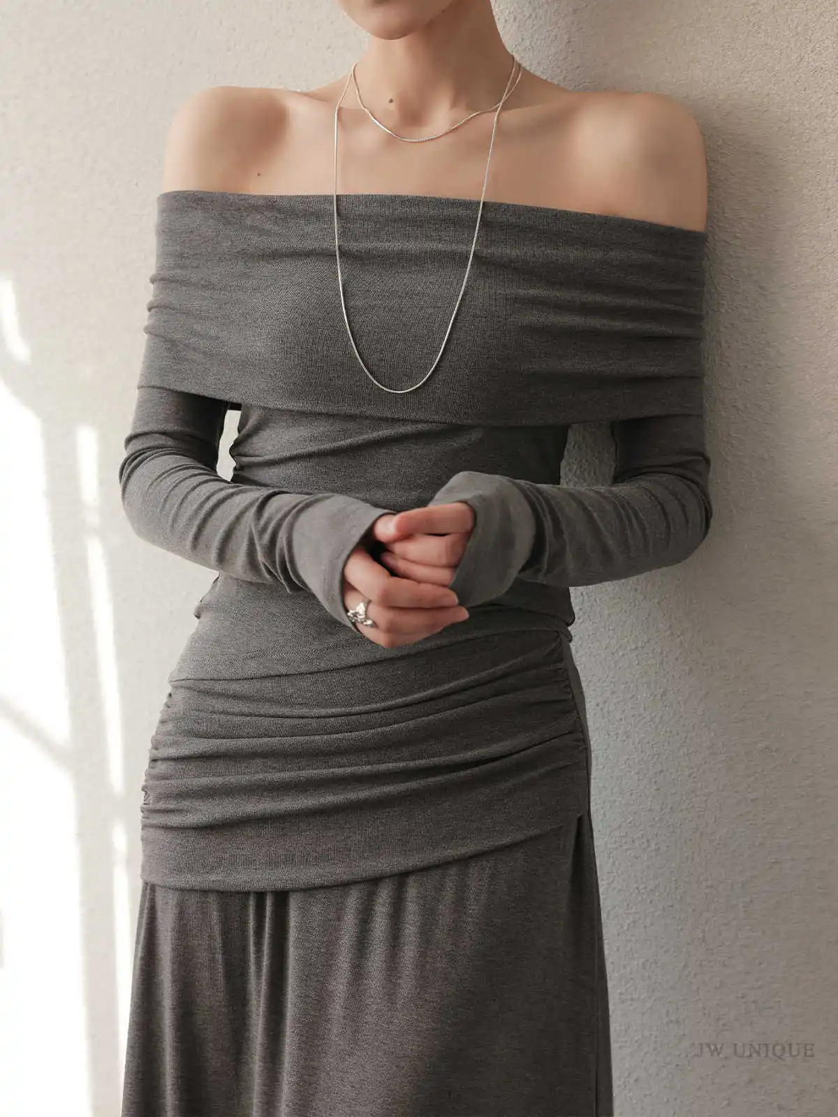 

High End Fashion Set Women'S 2025 Early Autumn One Shoulder Top Paired With Slim Fit Skirt Two-Piece Set