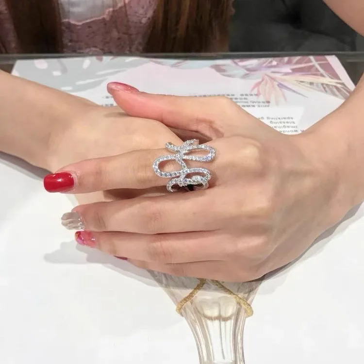 ΠΠ΅ΠΎΠ±ΡΡΠ½ΡΠΉ ΠΊΡΡΡΠΎΠΉ ΡΡΠΈΠ»Ρ, Π²ΡΡΠΎΠΊΠΎΠΊΠ°ΡΠ΅ΡΡΠ²Π΅Π½Π½ΠΎΠ΅ ΠΎΡΡΡΠ΅Π½ΠΈΠ΅, ΠΊΠΎΠ»ΡΡΠΎ ΡΠ΅Π³ΡΠ»ΠΈΡΡΠ΅ΠΌΠΎΠ³ΠΎ ΡΠ°Π·ΠΌΠ΅ΡΠ°, ΠΆΠ΅Π½ΡΠΊΠ°Ρ ΠΌΠΎΠ΄Π½Π°Ρ ΠΈΠ½Π΄ΠΈΠ²ΠΈΠ΄ΡΠ°Π»ΡΠ½ΠΎΡΡΡ, ΠΌΠΎΠ΄Π½Π°Ρ ΠΊΡΡΡΠ°Ρ ΡΠ°Π½ΡΠ΅Π²Π°Π»ΡΠ½Π°Ρ Π²Π΅ΡΠ΅ΡΠΈΠ½ΠΊΠ°, ΡΠ²Π΅Π»ΠΈΡΠ½ΡΠΉ ΠΏΠΎΠ΄Π°ΡΠΎΠΊ ΠΠ΅ΠΎΠ±ΡΡΠ½ΡΠΉ ΠΊΡΡΡΠΎΠΉ ΡΡΠΈΠ»Ρ, Π²ΡΡΠΎΠΊΠΎΠΊΠ°ΡΠ΅ΡΡΠ²Π΅Π½Π½ΠΎΠ΅ ΠΎΡΡΡΠ΅Π½ΠΈΠ΅, ΠΊΠΎΠ»ΡΡΠΎ ΡΠ΅Π³ΡΠ»ΠΈΡΡΠ΅ΠΌΠΎΠ³ΠΎ ΡΠ°Π·ΠΌΠ΅ΡΠ°, ΠΆΠ΅Π½ΡΠΊΠ°Ρ ΠΌΠΎΠ΄Π½Π°Ρ ΠΈΠ½Π΄ΠΈΠ²ΠΈΠ΄ΡΠ°Π»ΡΠ½ΠΎΡΡΡ, ΠΌΠΎΠ΄Π½Π°Ρ ΠΊΡΡΡΠ°Ρ ΡΠ°Π½ΡΠ΅Π²Π°Π»ΡΠ½Π°Ρ Π²Π΅ΡΠ΅ΡΠΈΠ½ΠΊΠ°, ΡΠ²Π΅Π»ΠΈΡΠ½ΡΠΉ ΠΏΠΎΠ΄Π°ΡΠΎΠΊ