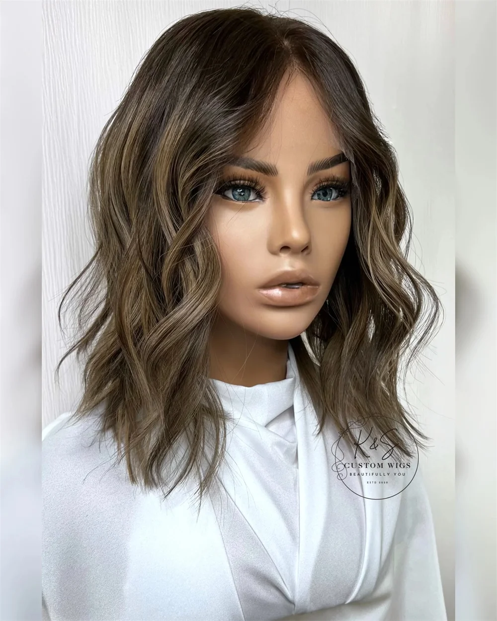 Short Bob Wig for Summer Brown Balayage Blonde Highlights Lace Front Wig 13x4 Synthetic Hair Futura Cosplay Party Wig 12inch