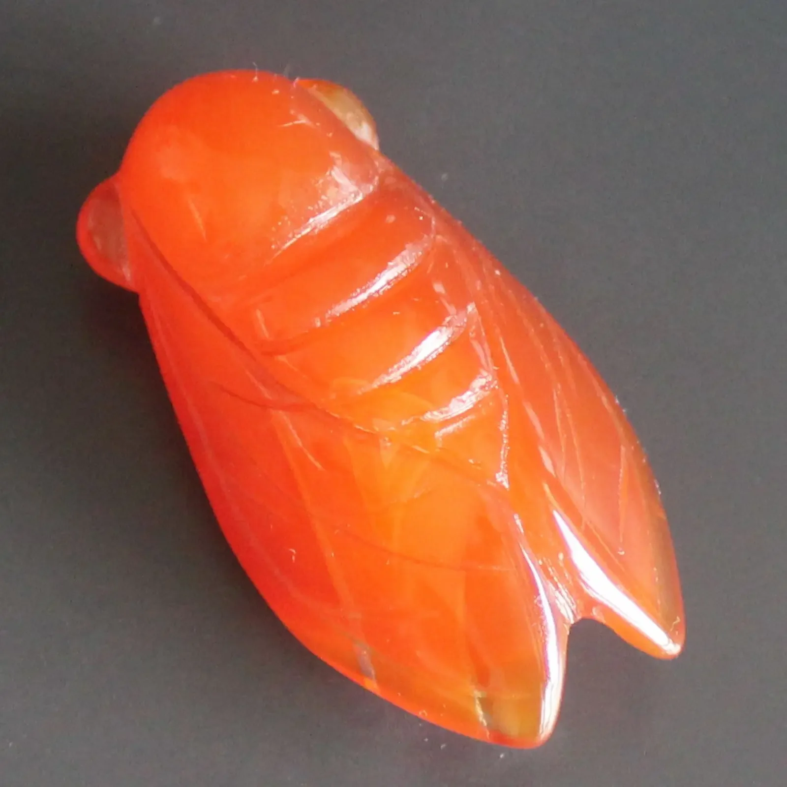 

2.3'' Hand carved red agate cicada animal figurine pendant gift