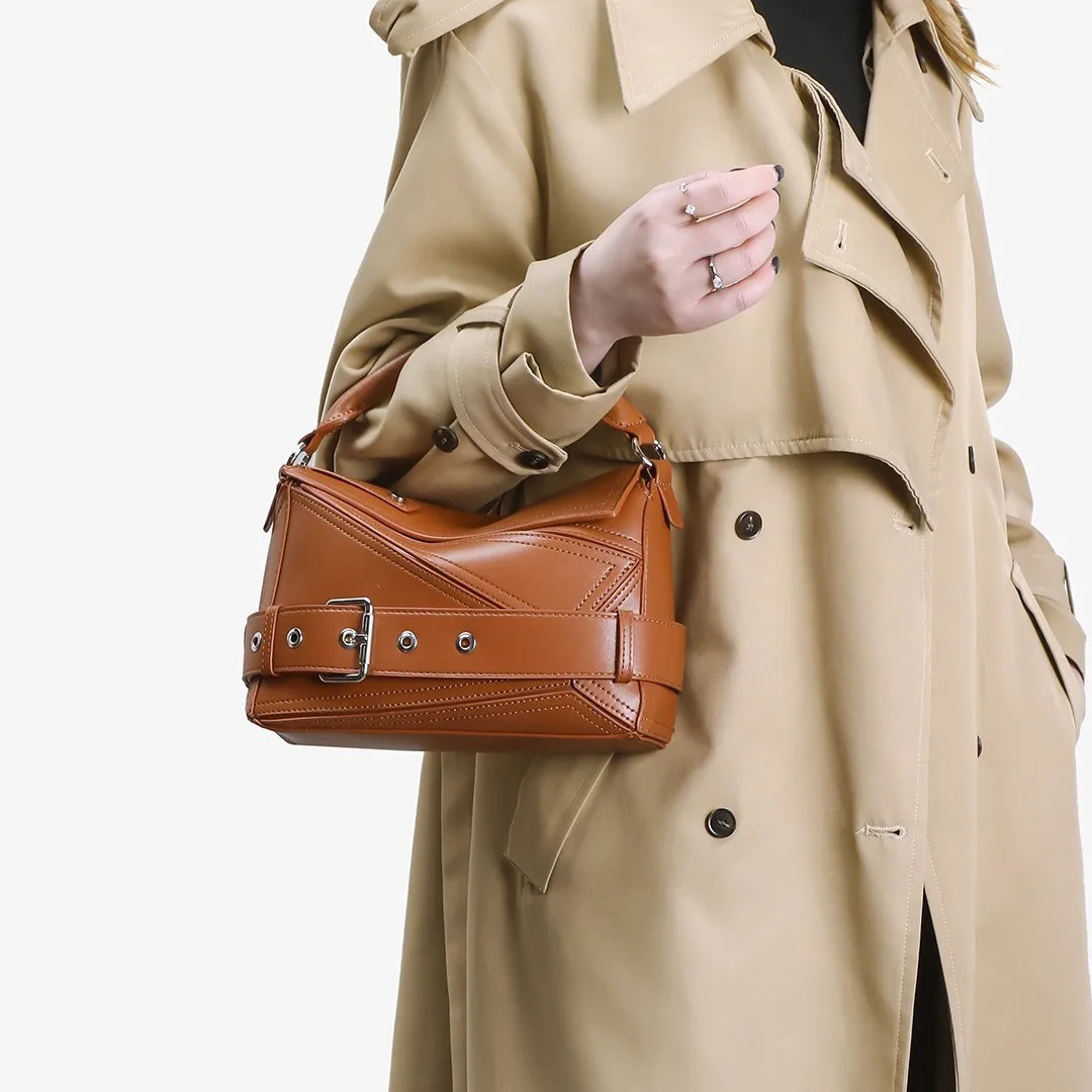 

Luxury Women's Hand Bags Made of Premium Leather Boasting Trendy Vintage High-End Daily Look