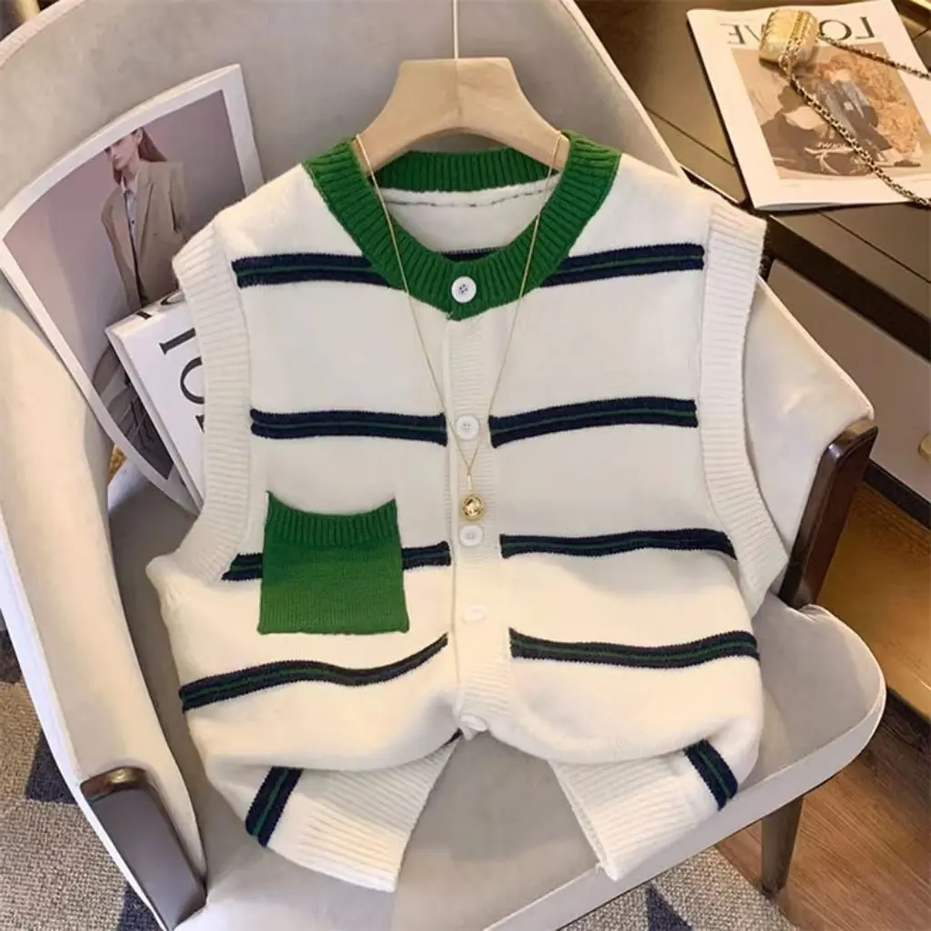

Women's round Neck Knitted Cardigan Vest Loose Fit Contrast Color Pocket Striped Waistcoat Casual Sweater Small Coat