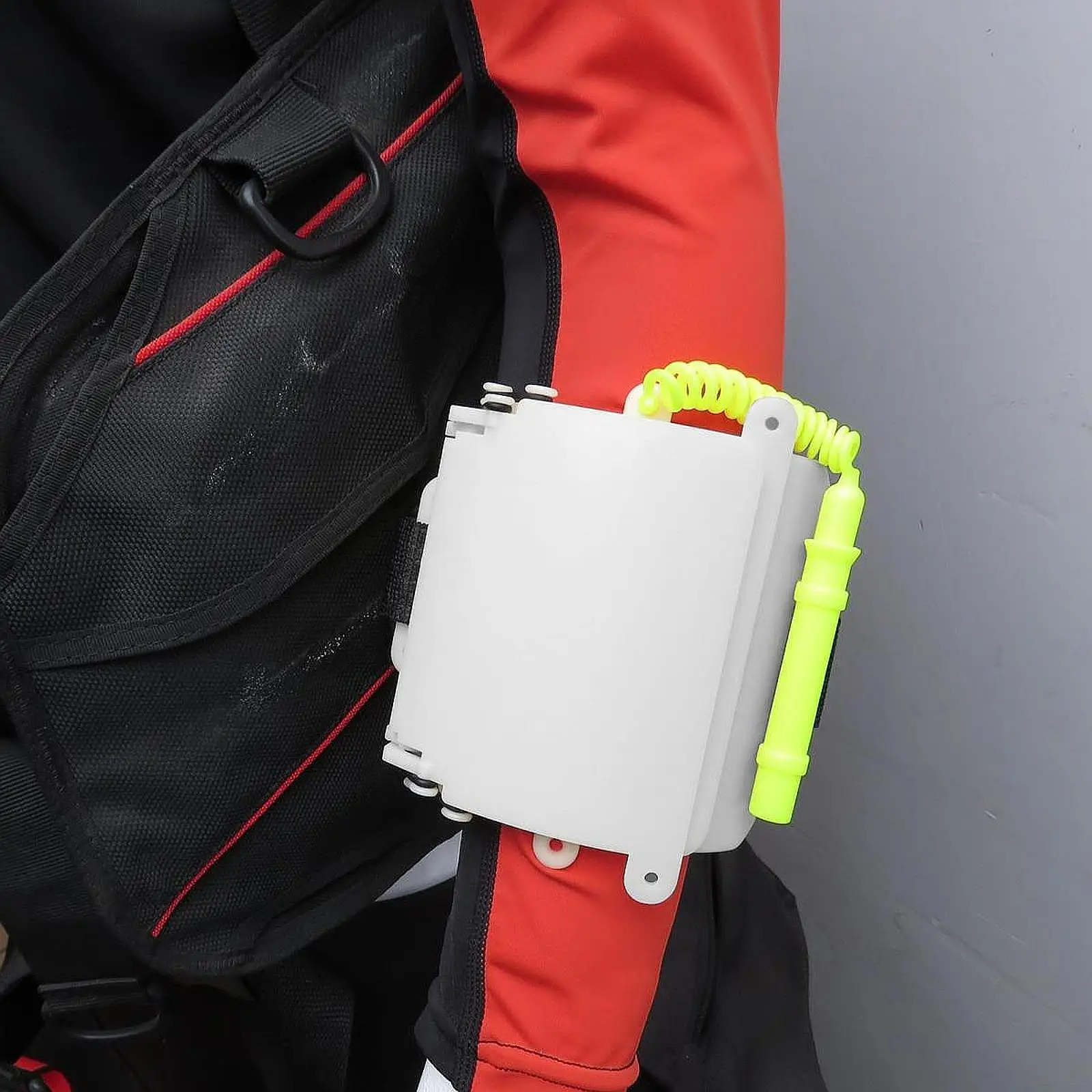 Compact Underwater Writing Slate ABS Three Panel Diver Log Book for Simple Diving Tool and Technical Diving Needs