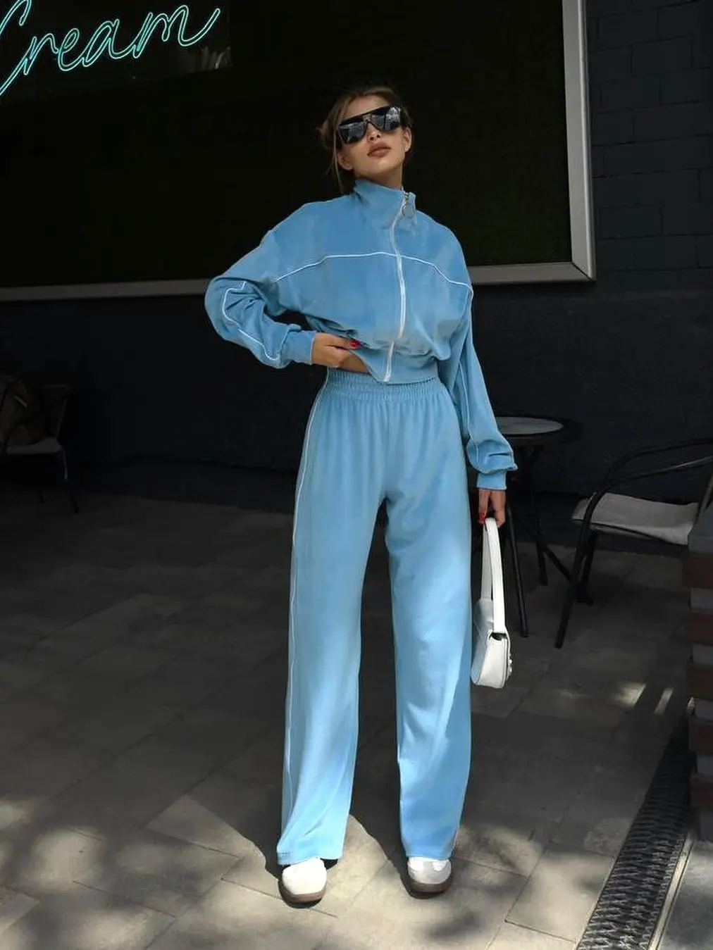 

Luxury Velvet Tracksuit Women Fall Winter High-End Zip Up Lapel Jacket Straight Leg Pants Two-Piece Set