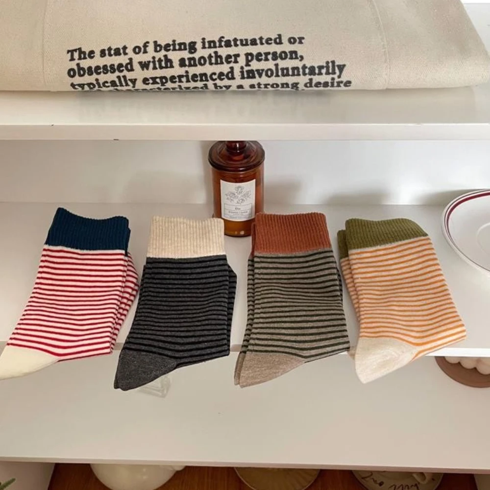 5 أزواج من الجوارب المخططة المتناقضة للخريف والشتاء على طراز الغابة، جوارب كاجوال متوسطة الساق