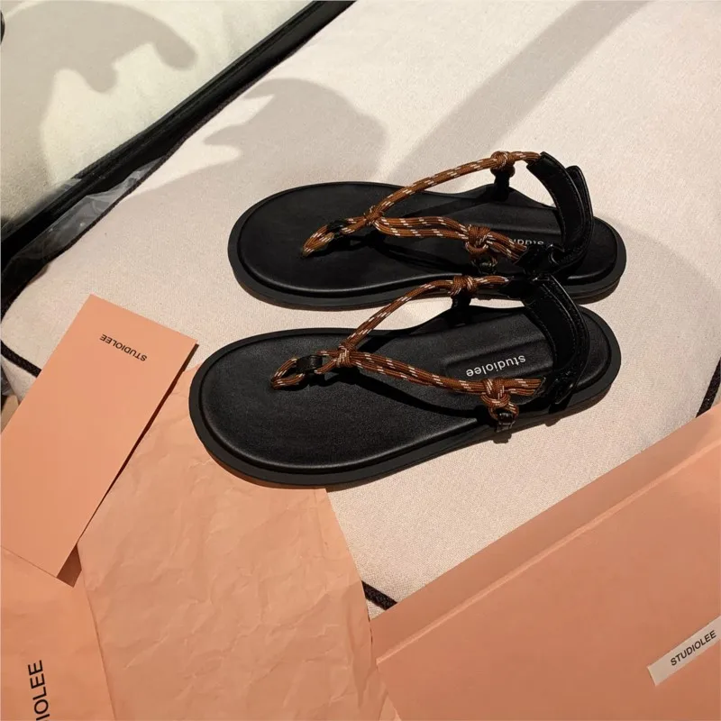 2024 Europe and the United States summer new sparkling rhineshew flat bottom knot double toe flip-flops woman