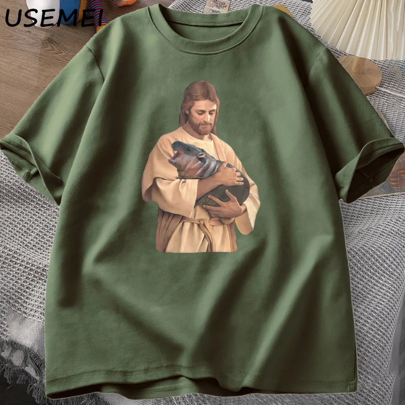 Divertente Meme Jesus Holding Moo Deng T Shirt uomo donna l\'ippopotamo Joke Moo Dang Lover thailandia T-Shirt cotone manica corta Tees