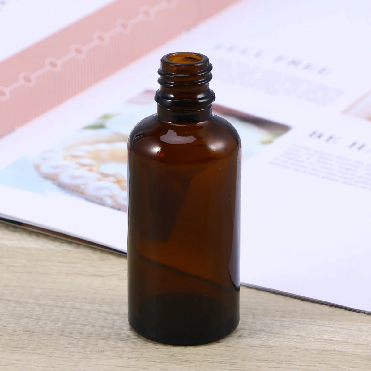 

Refillable Empty Essential Oil Bottle With Dropper Essential Oil Spray Glass Bottle (50ml Dark Brown Oil Bottle, Black Vinyl Hea
