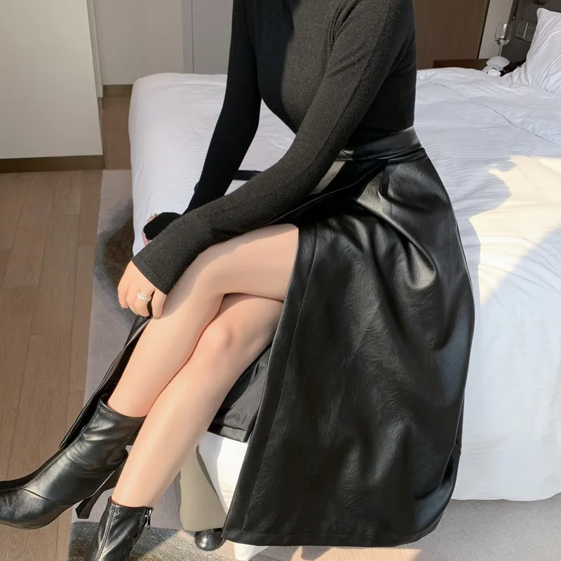 Black skirt mid-length Autumn/Winter 2024 slit high-waisted leather skirt Big swing A-line skirt