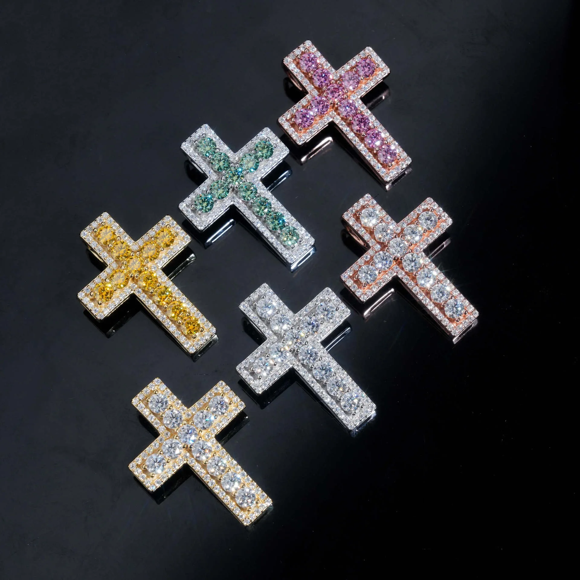 Iced Out Colorful Moissanite Cross Pendant Hiphop Punk Men Pink Blue Green Diamond Religiou Necklace Pass 4mm Tennis Chain