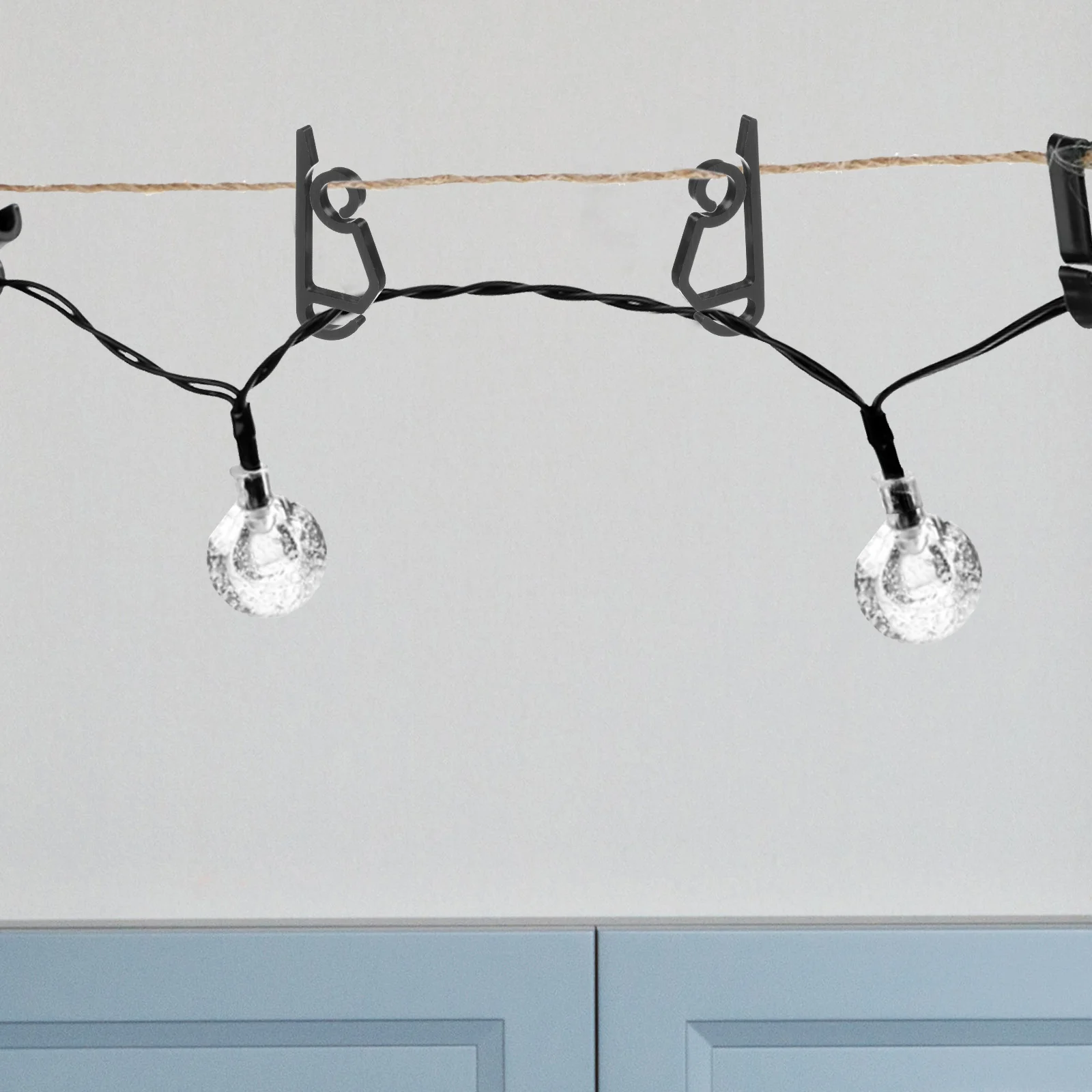 

50Pcs Weatherproof Gutter Light Clips Heavy Duty Hooks for Christmas String Lights Outdoor Patio Decorations Roof Light Clip