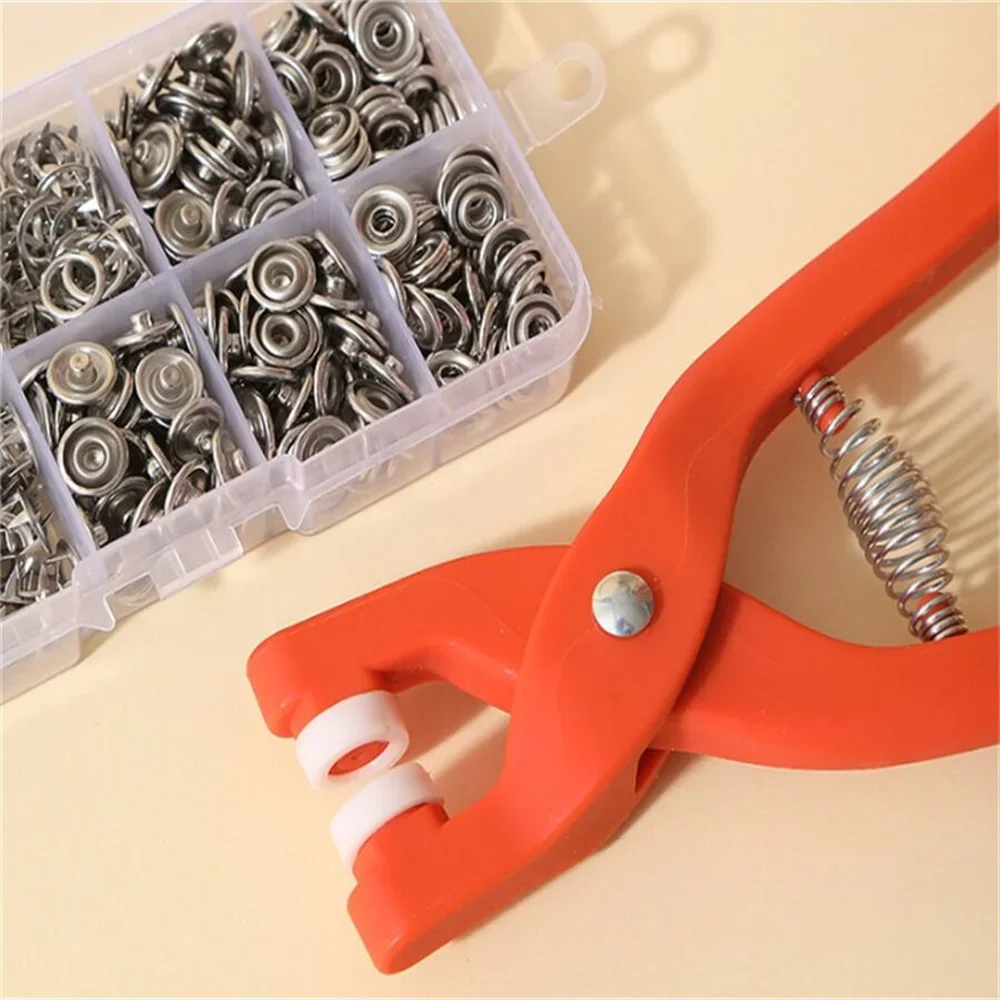 50 مجموعات ذو طيات أداة مجموعة أزرار خاطفة كماشة المعادن الصحافة ترصيع أداة DIY بها بنفسك الملابس الخياطة زر تركيب أداة الخياطة الملحقات
