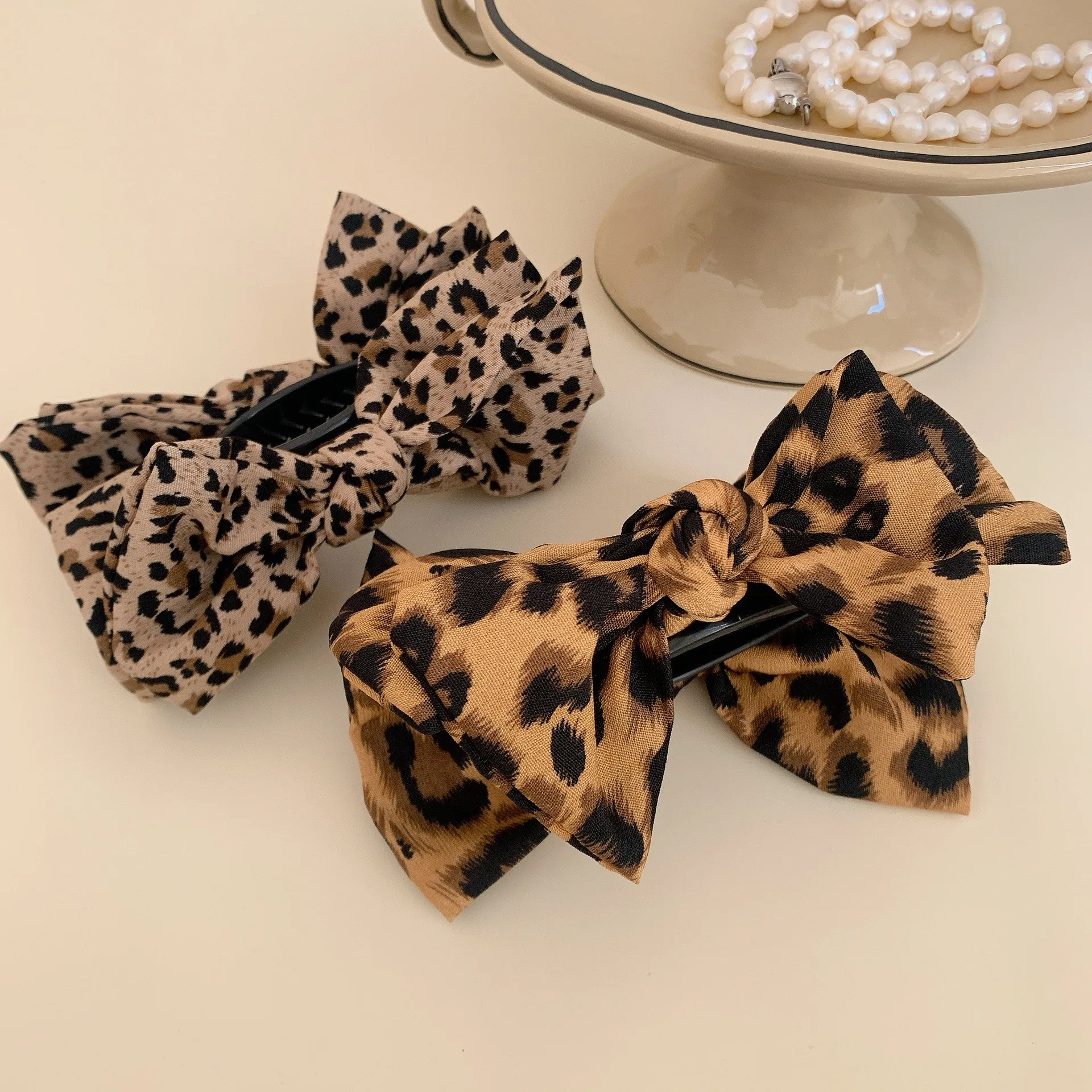 New Fashion Leopard Pattern Butterfly Knot Hair Claw Retro High Grade Ball Head Crab Clip Women's Hair Accessories