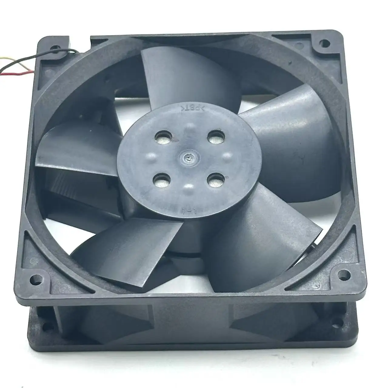 NMB 12038VA-48R-GL DC 48V 0.90A 120x120x38mm 3-Wire Server Cooling Fan