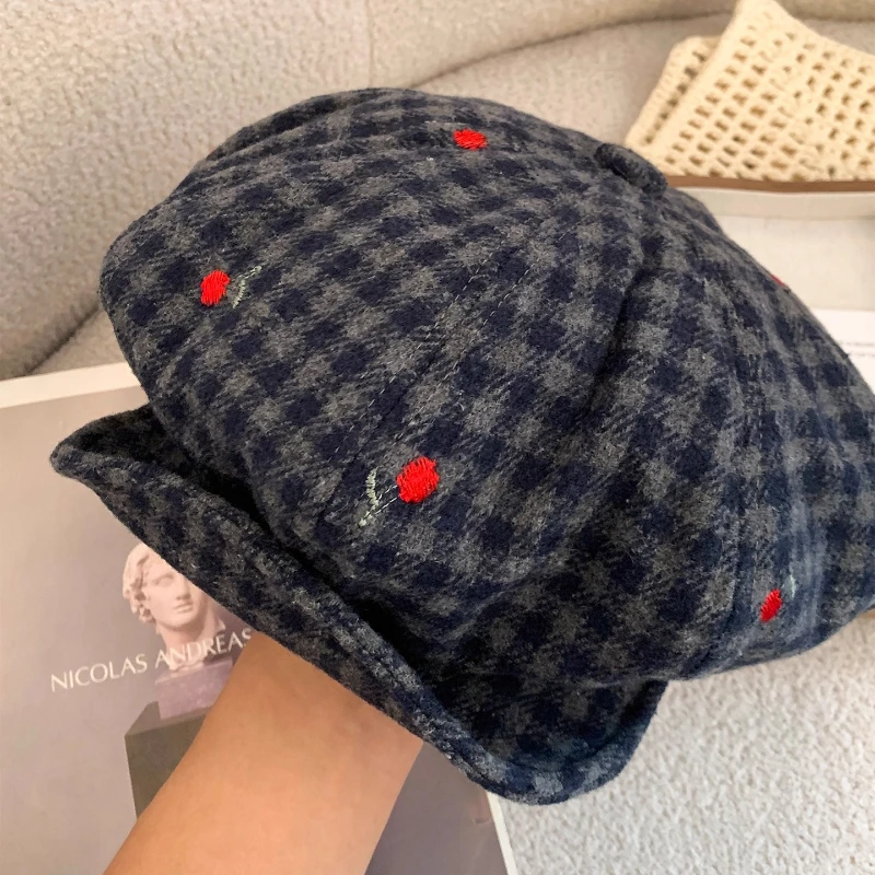 

Korean Cute Flower Embroidered Plaid Berets for Women Spring Autumn Travel Versatile Casual Oversized Retro Newsboy Hats