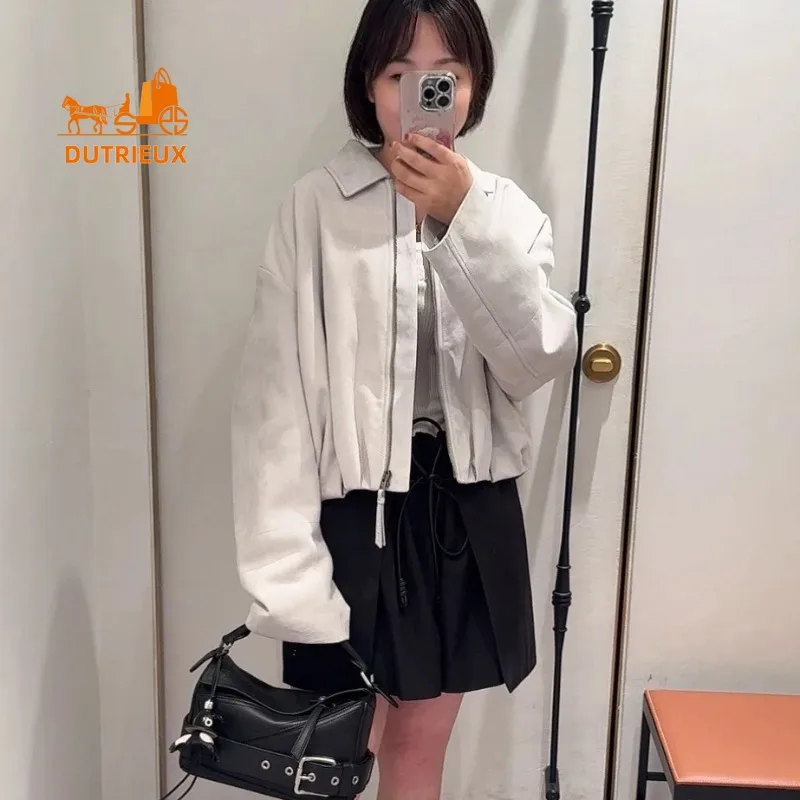 2025 Nuova moda invernale con risvolto sul retro con giacca in pelle drappeggiata raccolta a mano, giacca in pelle pesante da donna in pelle di agnello scamosciata al 100%