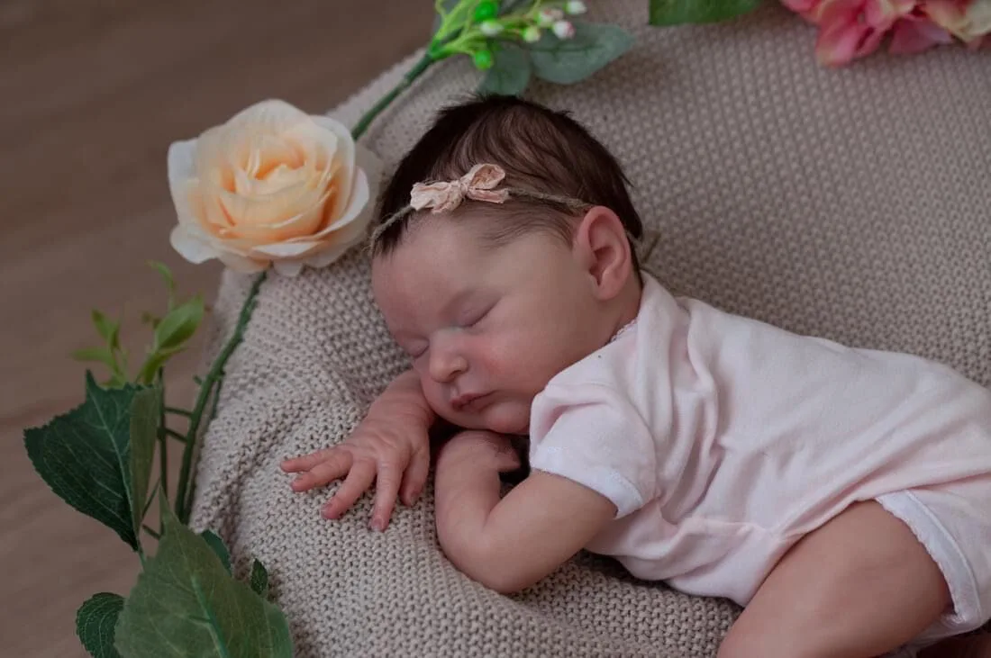 Brinquedo da criança reborn bebê boneca realista pano de silicone corpo laura recém-nascido realista alta qualidade presente aniversário brinquedos para meninas