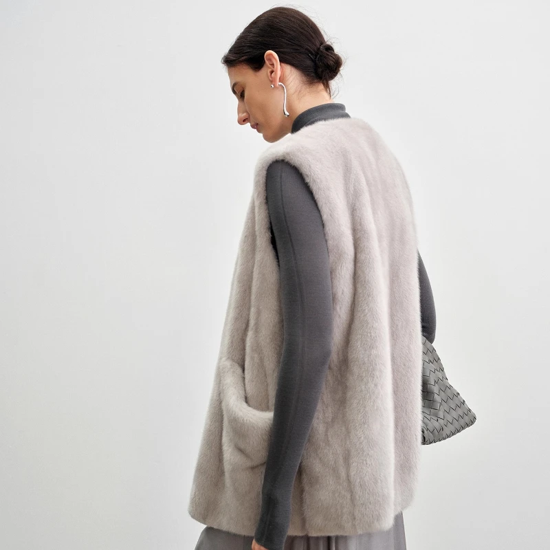 YOLANFAIRY ベルベット製 本物のミンクファーコート 冬用 暖かい Vネックブラウス ノースリーブ 通勤スタイル 天然ミンクベスト 女性用 2025