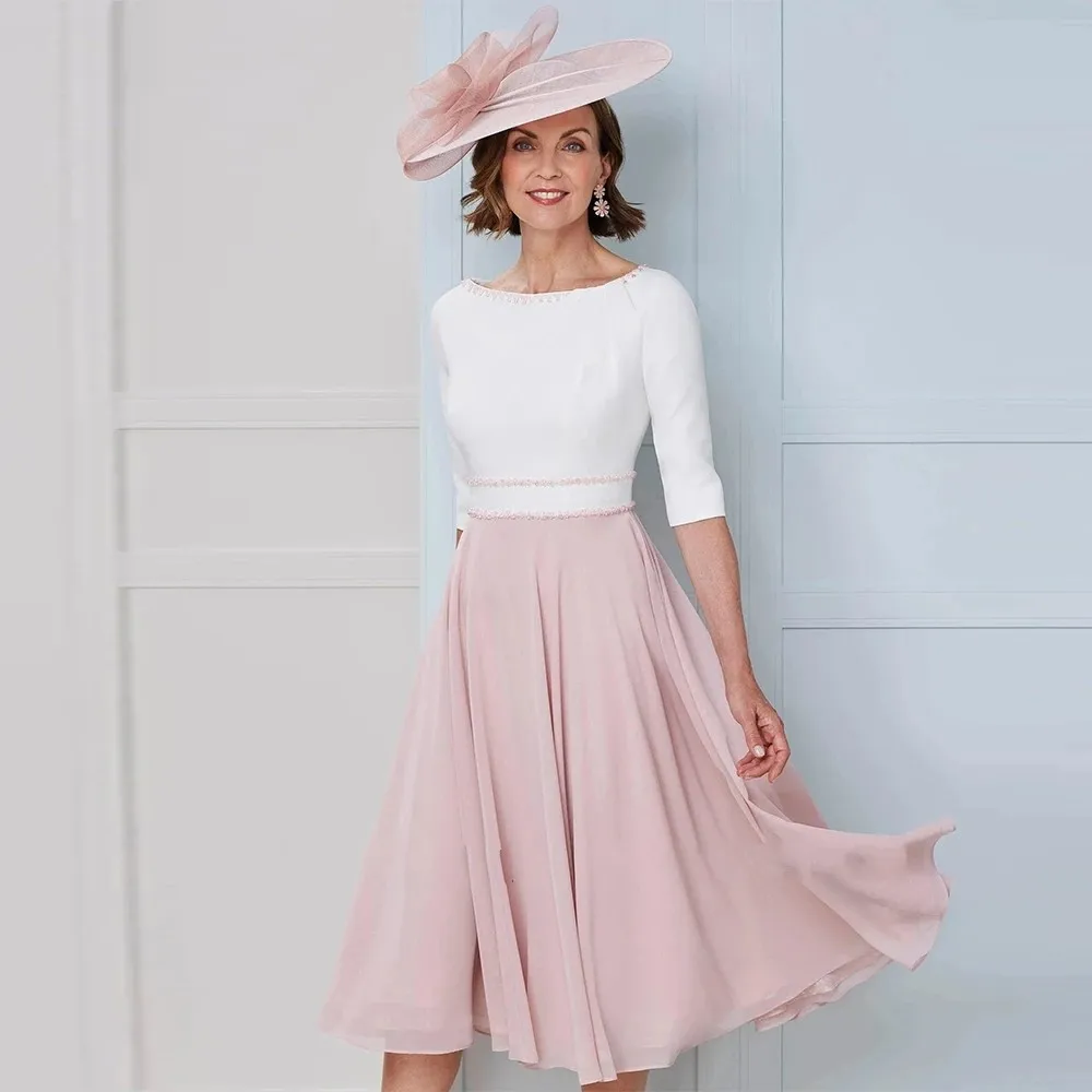 Элегантное темно-синее платье для матери невесты 2026 с круглым вырезом и бисером для жениха, длиной до колена, атласные вечерние платья, платье для гостей