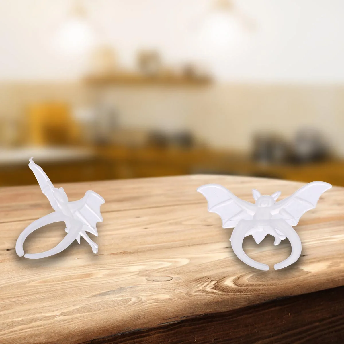 

Night Bat Ring Toys Rings for Halloween Party Favors Plastic Toys Fits All Sizes Luminous RingsHaunted Decor
