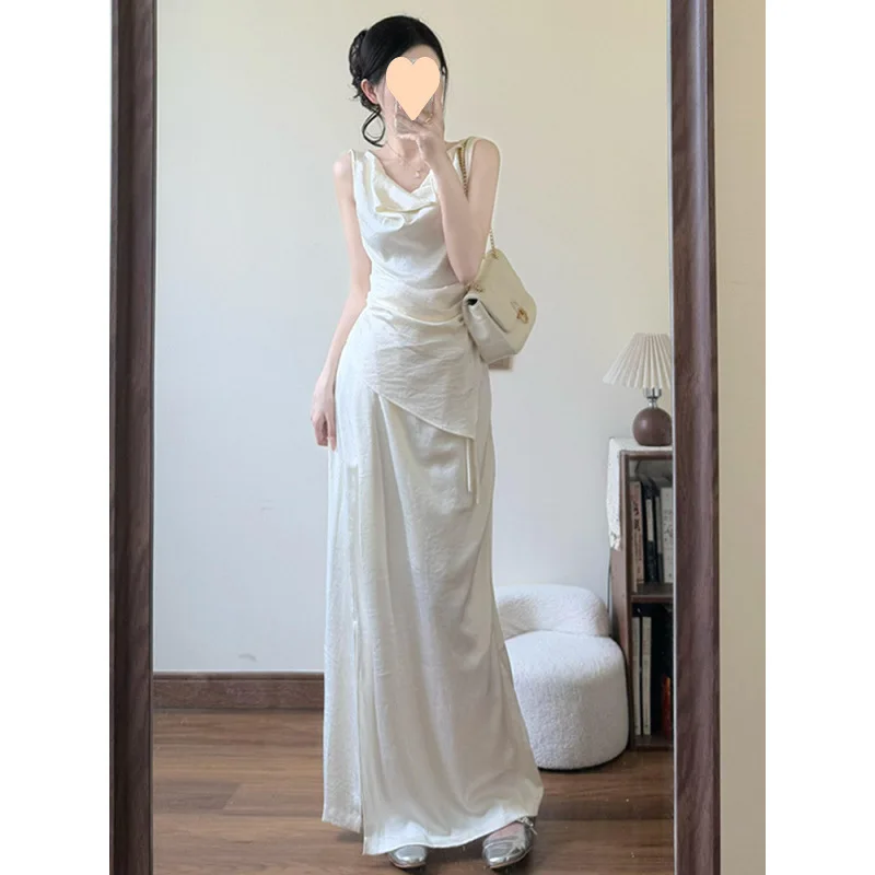 

Sleeveless Top White Dress Two-piece Set Summer 2026 New Stunning Women's Set