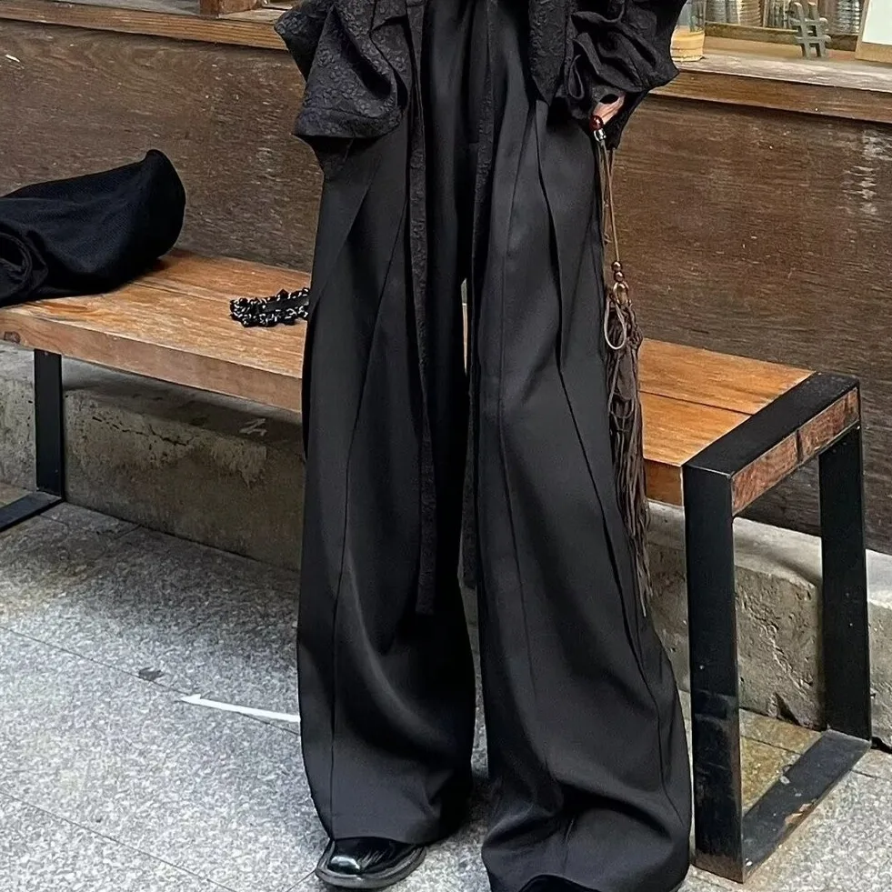 กางเกงสูททรงยูนิเซ็กซ์ ฤดูใบไม้ผลิ 2026 ดีไซน์พิเศษ จีบเอวสูง ทรงขากว้าง สไตล์เรโทร ผ้าพลิ้ว ตัดเย็บแบบต่อผ้า ยาวคลุมเท้า ทรงซ้อนชั้น