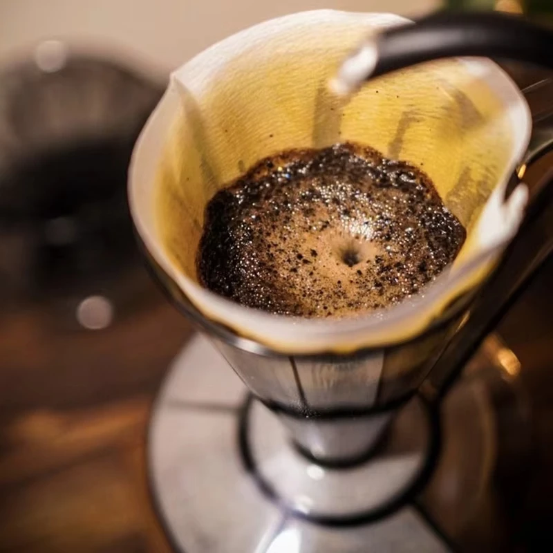 V-Shaped Resin Coffee Dripper - 27° Disposable Filter Compatibility, Drip Holder for Manual Brewing (Durable, Eco-Friendly)