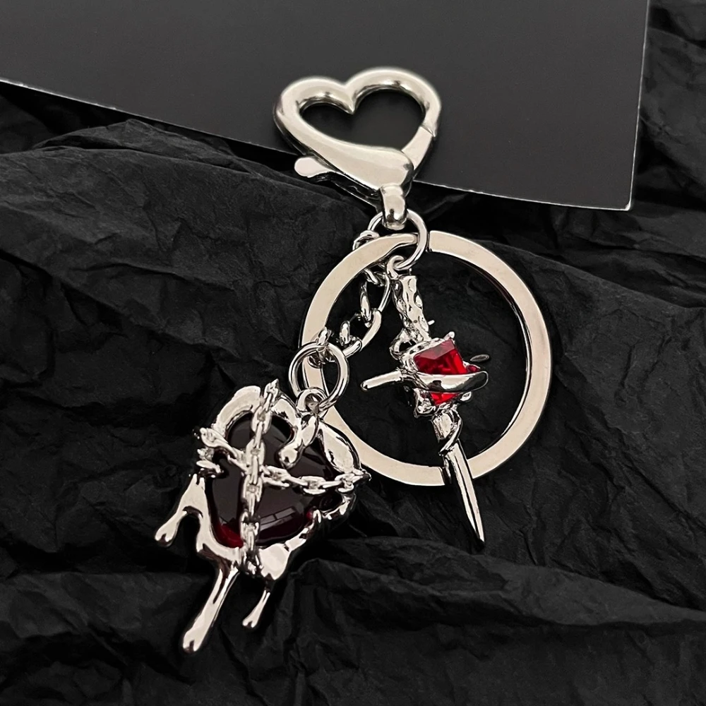 Punk Rot/Schwarz Herz Schlüsselanhänger Y2K Stil Kreuz Schlüsselanhänger Coole Geschenke für Frauen Mädchen