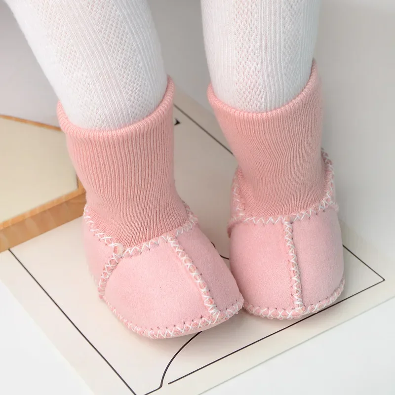 طفل جلد الغزال أحذية سميكة الرضع الشتاء أفخم الجوارب الدافئة الفراء الفتيات الجوارب للجنسين جلد الغنم الاطفال الصبي الطابق الأولى مشوا