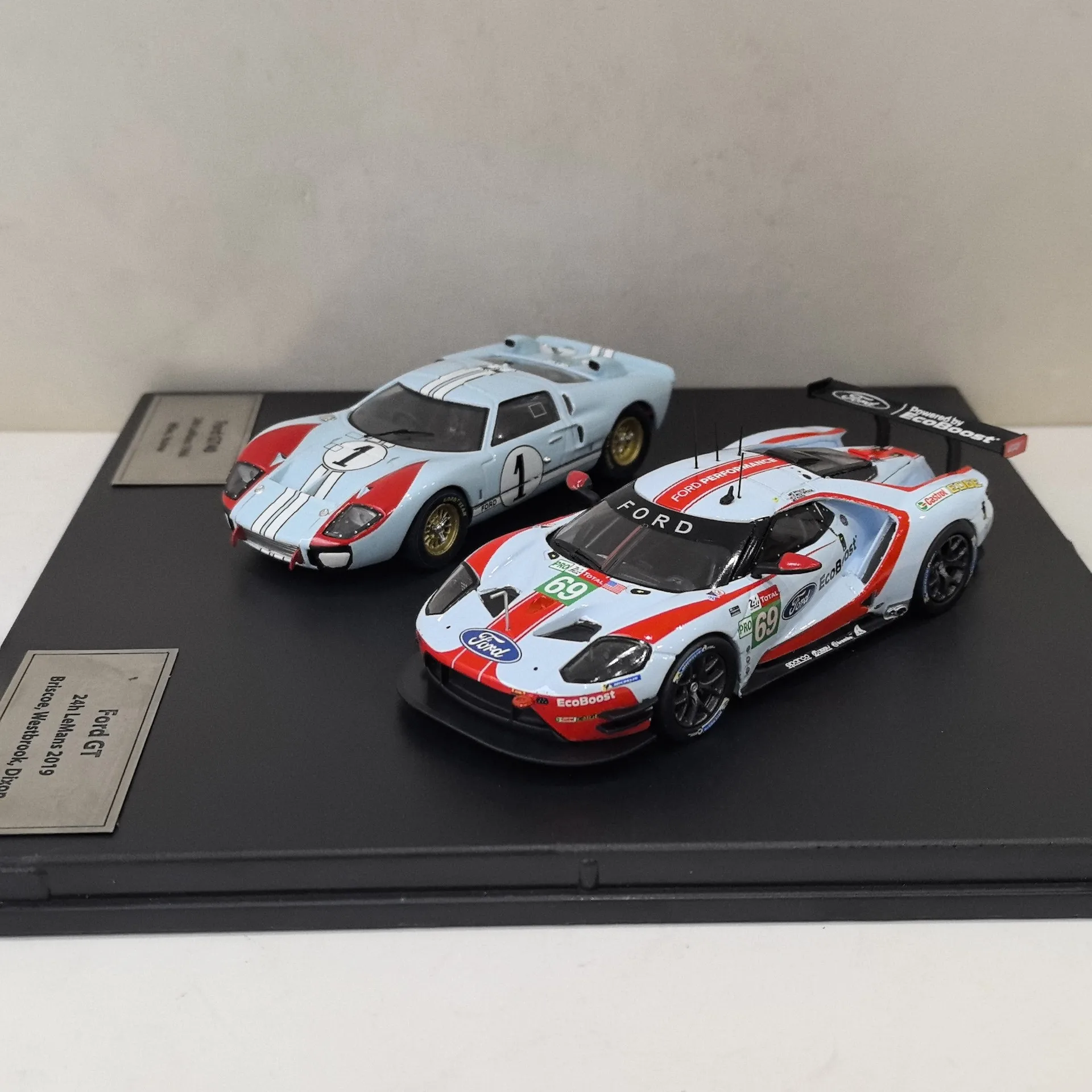 

Diecast IXO 1/43 Scale FORD GT40 GT 24H LE MANS Racing Gulf Car Alloy Car Model Collectible Toy Gift Souvenir Display Ornaments