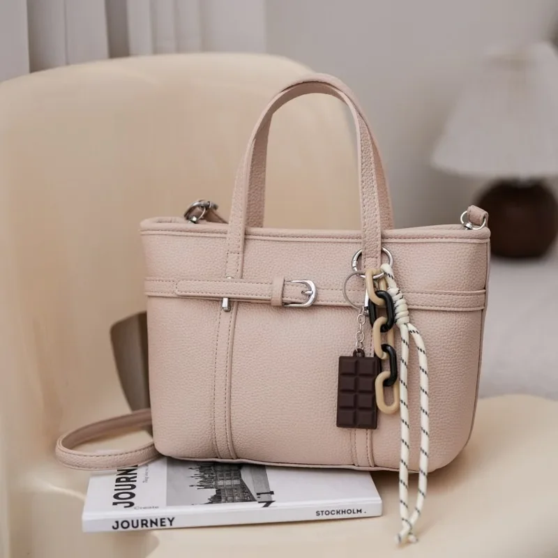 

Stylish Letter Logo Leather Tote - Minimalist Crossbody Bag For Women With Vintage Charm, Luxury Casual Commuter Handbag Design