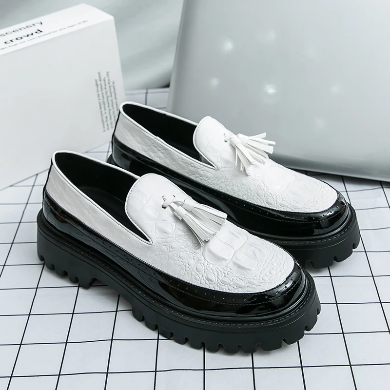 

Retro Men Height-increasing Loafers Men One-foot Lightweight Anti-slip Breathable Travel Mountaineering Leather Shoes Sizes 38-4