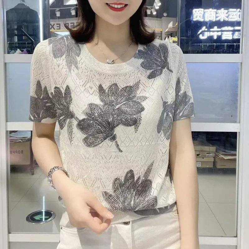 Women Summer Fashion Loose Vintage Printing Hollow Out O-neck Short Sleeve T-Shirt Women Clothes Casual Appear Thin Trend Tops