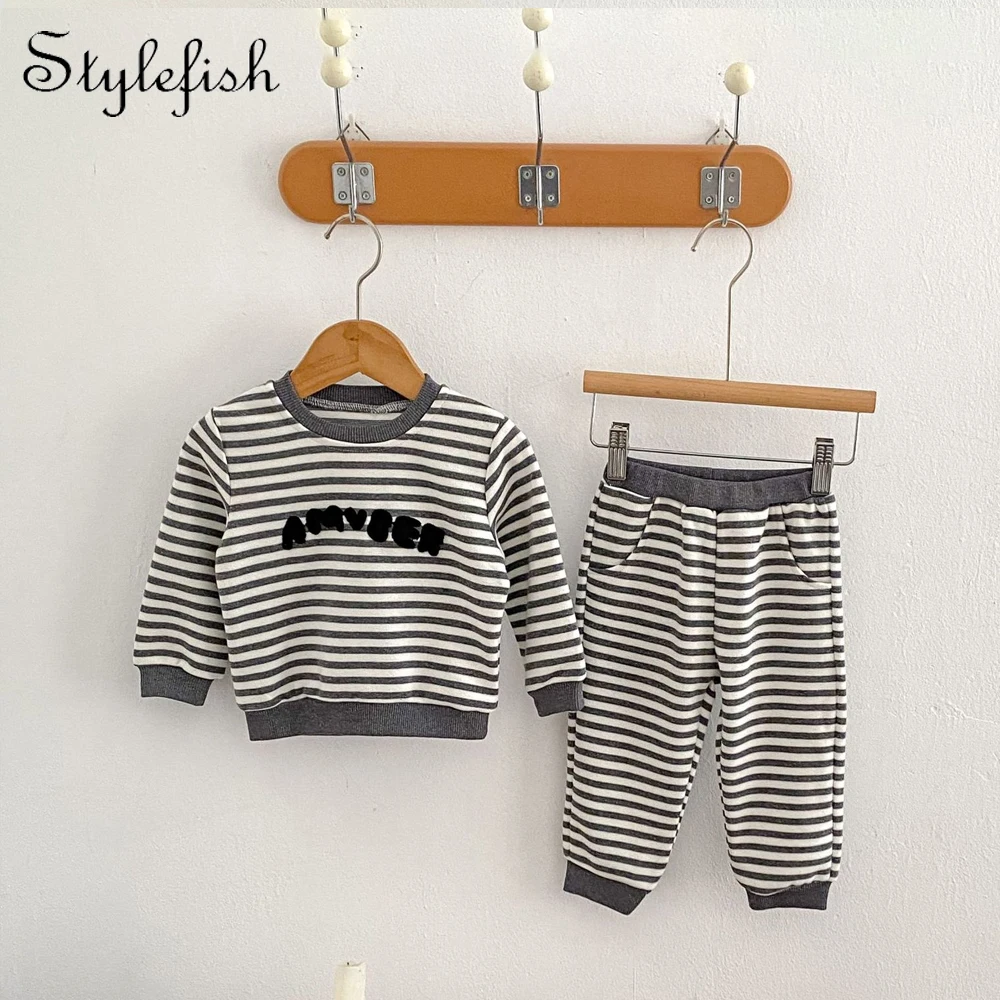 

New spring baby set for 0-2 years old, striped letter towel embroidery long-sleeved top + striped trousers