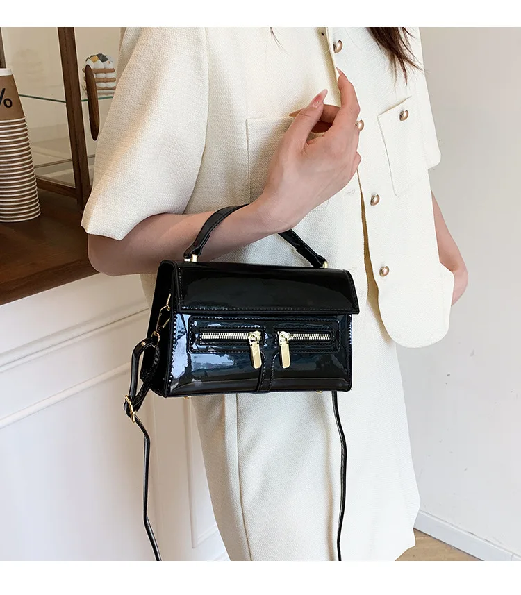 

Легкая роскошная маленькая квадратная сумка в стиле ретро, женская сумка 2025 года, новый нишевый дизайн, портативная сумка Kelly на одно плечо, универсальная модная сумка-мессенджер