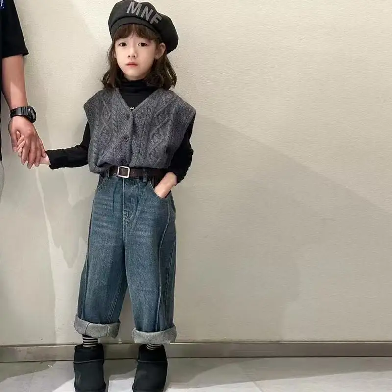 

Girls' Set Spring and Autumn 2025 New Style Children's Fashionable Solid Color Casual Knitted Vest T-shirt+Jeans Three-Piece Set