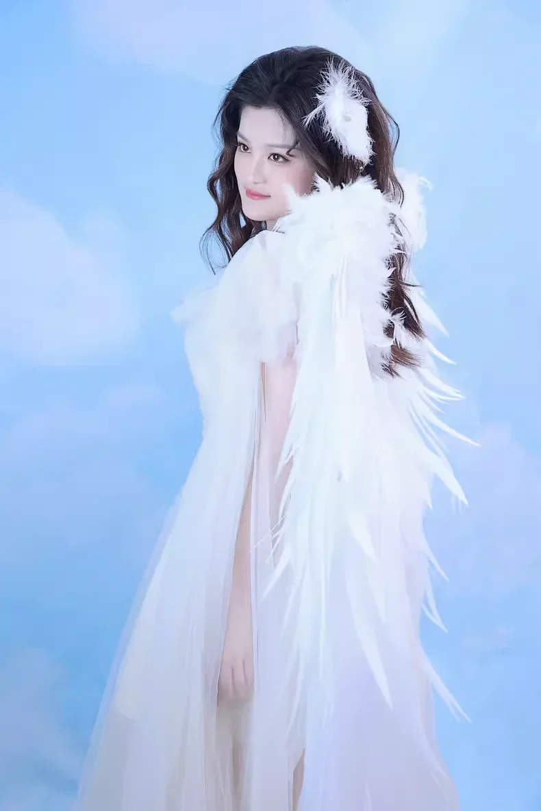 White Feather Wing Angel ปีกฮาโลวีนรุ่น Catwalk เครื่องแต่งกาย Super Wings ไนท์คลับ Performance Props Halloween Party Props