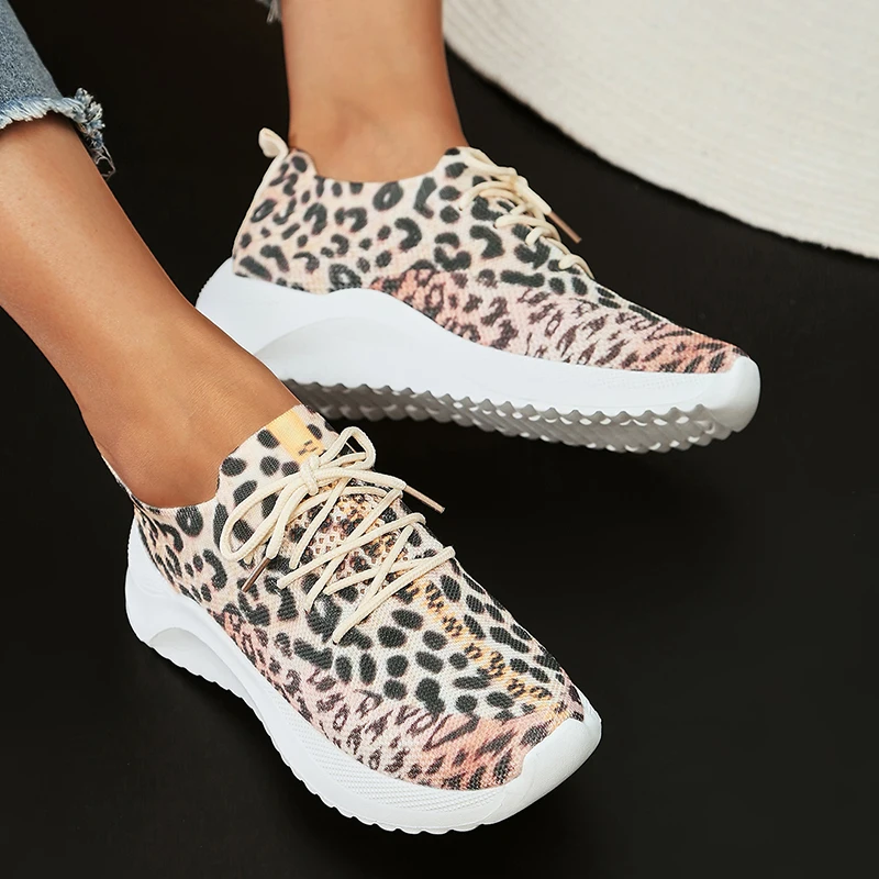 Moda leopardo malha apartamentos feminino outono 2024 respirável malha de ar saltos planos tênis mulher plus size sola macia sapatos casuais