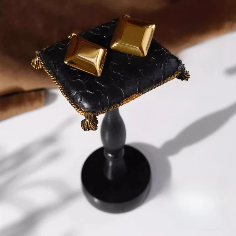 

Leather Jewelry Display Stand Black Jewellery Tray Women Earrings Rings Showcase Decorative Trinket Display Stand Shooting Props