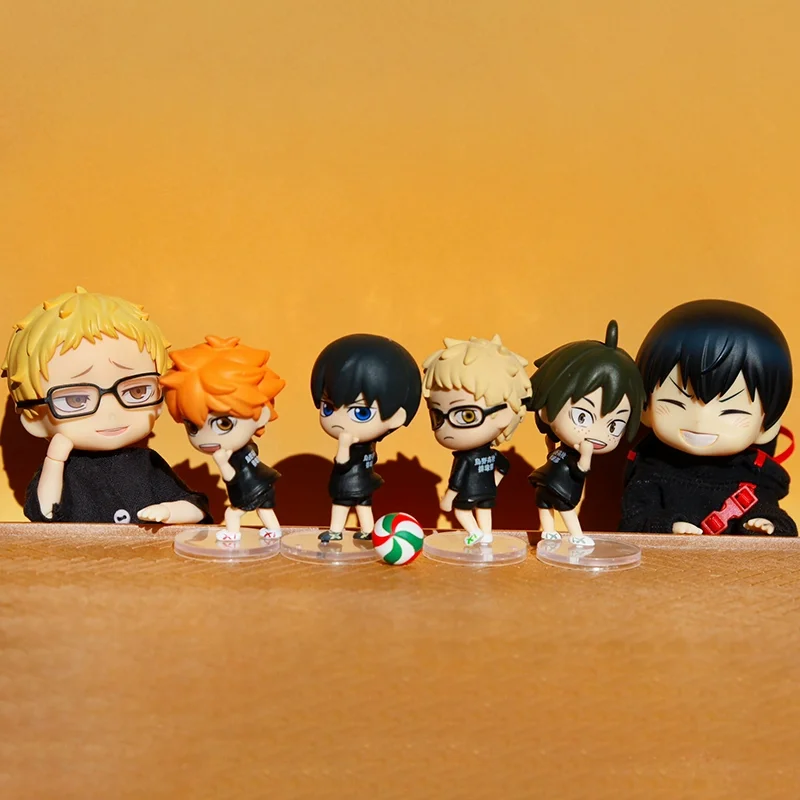 Haikyuu Gashapon jouets Hinata Shoyo Kageyama Tobio dites bonjour et se transforme pour introduce les uniformes modèles ornements