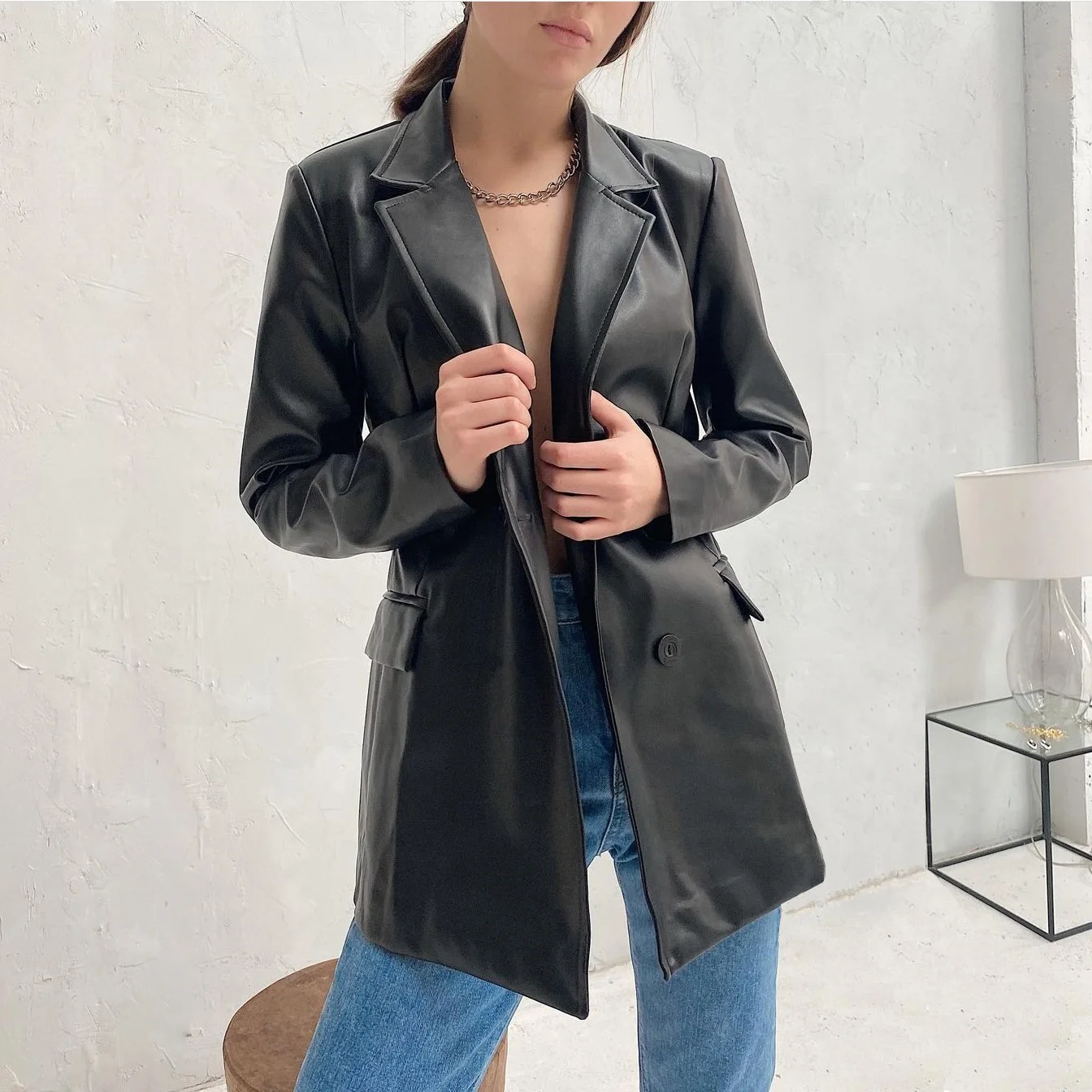 ファッショナブルなルーズPUレザージャケット女性のミッドレングススーツカラートップアウター秋冬新着レディースファッション