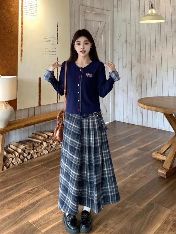 

plus Size Women's Lazy Sle Knitted Long Sve T-irt And High Waist Skirt Set in Royal Blue with Buttons Au...