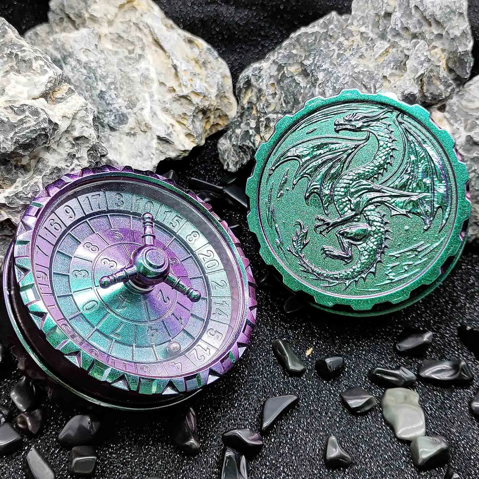 

Металлический спиннер-рулетка D20, вращающийся кубик-гироскоп для настольных игр Dungeons and Dragons (DND), подарок для любителей настольных игр.