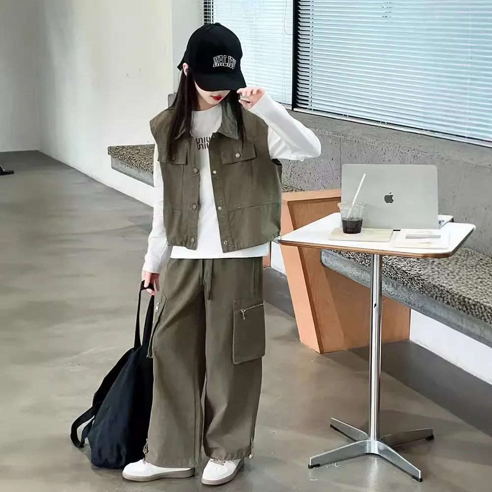 

Одежда для маленьких девочек, костюм для девочек, весенне-осенний комплект, новинка 2024, большой детский жилет, широкие комбинезоны, модный комплект из 2 предметов